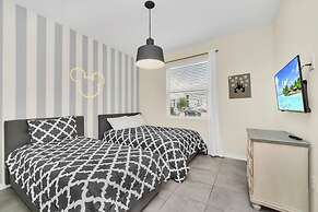 3131 PD - Luxury 3-bed Condo in Storey Lake Resort