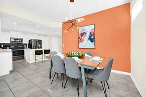 3131 PD - Luxury 3-bed Condo in Storey Lake Resort