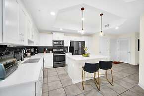 3131 PD - Luxury 3-bed Condo in Storey Lake Resort