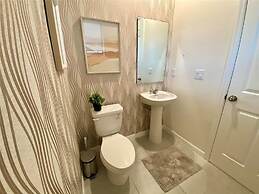 8949 CB - Exquisite Luxury Home With Pool Retreat