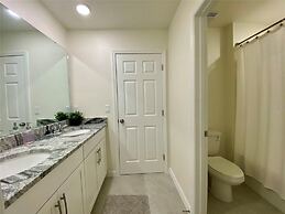 8949 CB - Exquisite Luxury Home With Pool Retreat