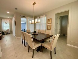 8949 CB - Exquisite Luxury Home With Pool Retreat