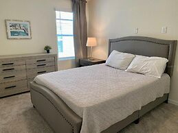 8949 CB - Exquisite Luxury Home With Pool Retreat