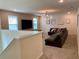 8949 CB - Exquisite Luxury Home With Pool Retreat