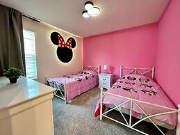 8949 CB - Exquisite Luxury Home With Pool Retreat