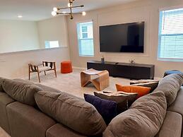 8949 CB - Exquisite Luxury Home With Pool Retreat