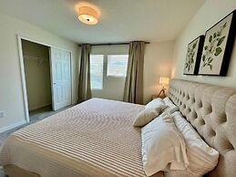 8949 CB - Exquisite Luxury Home With Pool Retreat