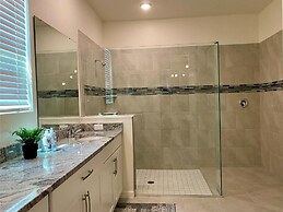 8949 CB - Exquisite Luxury Home With Pool Retreat