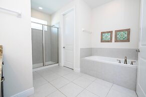 510 BS - 5BD Elegant Escape: Private Haven