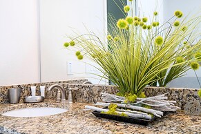 510 BS - 5BD Elegant Escape: Private Haven