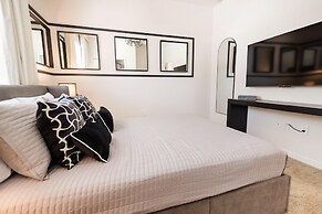 1643 LA - Luxurious Retreat Windsor at Westside