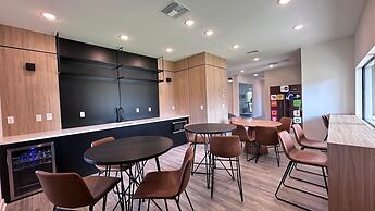 3258 SW - 3 Bedrooms The Hub Paradise