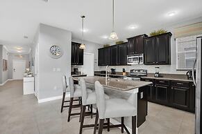 9008 PM - 5BD Serenity Villa: A Paradise Retreat