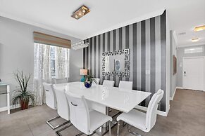 9008 PM - 5BD Serenity Villa: A Paradise Retreat