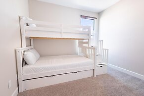 172 VD - Blissful Haven: Serene Retreat