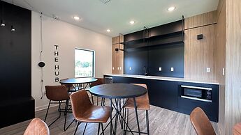 8761 ZD - 3 BD The Hub Paradise Cozy Place