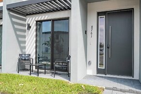 8761 ZD - 3 BD The Hub Paradise Cozy Place