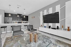 1569 SD - Modern Champions Gate Escape