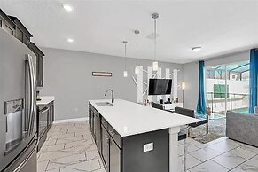 1569 SD - Modern Champions Gate Escape