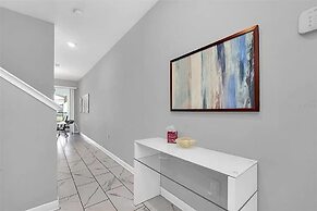 1569 SD - Modern Champions Gate Escape