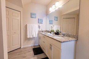 8984 SD - Serene Lucaya Retreat