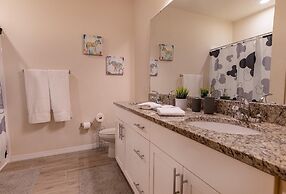 8984 SD - Serene Lucaya Retreat