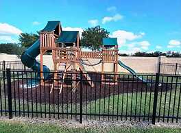 8984 SD - Serene Lucaya Retreat