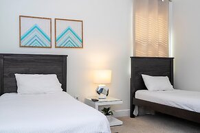 421 NP - Exquisite Retreat at Encore Resort