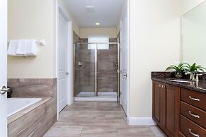 421 NP - Exquisite Retreat at Encore Resort