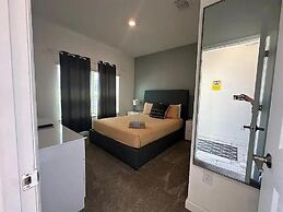 1010 SS - Modern Comfort Oasis