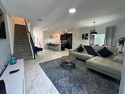 1010 SS - Modern Comfort Oasis