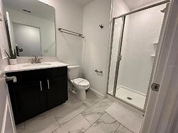 1010 SS - Modern Comfort Oasis