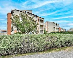 Waterfront Retreat With Balcony
