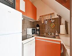 Waterfront Retreat With Balcony