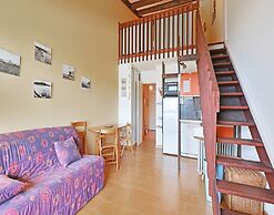 Waterfront Retreat With Balcony