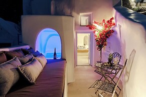 Lunar Sea Suite Hot-tub & Caldera View