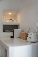 Lunar Sea Suite Hot-tub & Caldera View