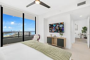 Experience Luxury & Bayfront Views