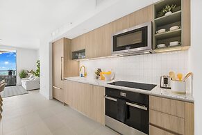 Experience Luxury & Bayfront Views