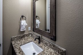 Grindstone Lake Lodge