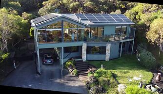 Fairhaven Beach House With Ocean Views and Tranquil Setting