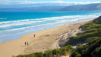 Fairhaven Beach House With Ocean Views and Tranquil Setting