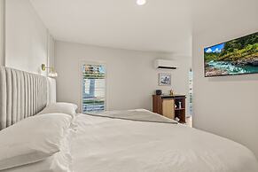 Casa Oliver Hotel & Resort - A Gay Men's Resort