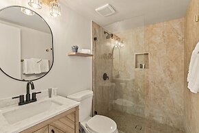 Casa Oliver Hotel & Resort - A Gay Men's Resort