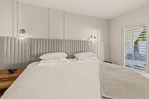 Casa Oliver Hotel & Resort - A Gay Men's Resort