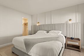 Casa Oliver Hotel & Resort - A Gay Men's Resort