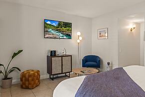 Casa Oliver Hotel & Resort - A Gay Men's Resort