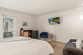 Casa Oliver Hotel & Resort - A Gay Men's Resort