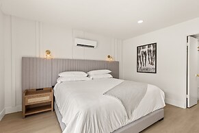 Casa Oliver Hotel & Resort - A Gay Men's Resort