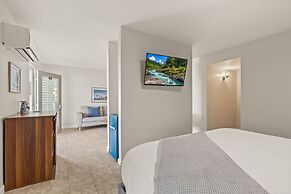 Casa Oliver Hotel & Resort - A Gay Men's Resort